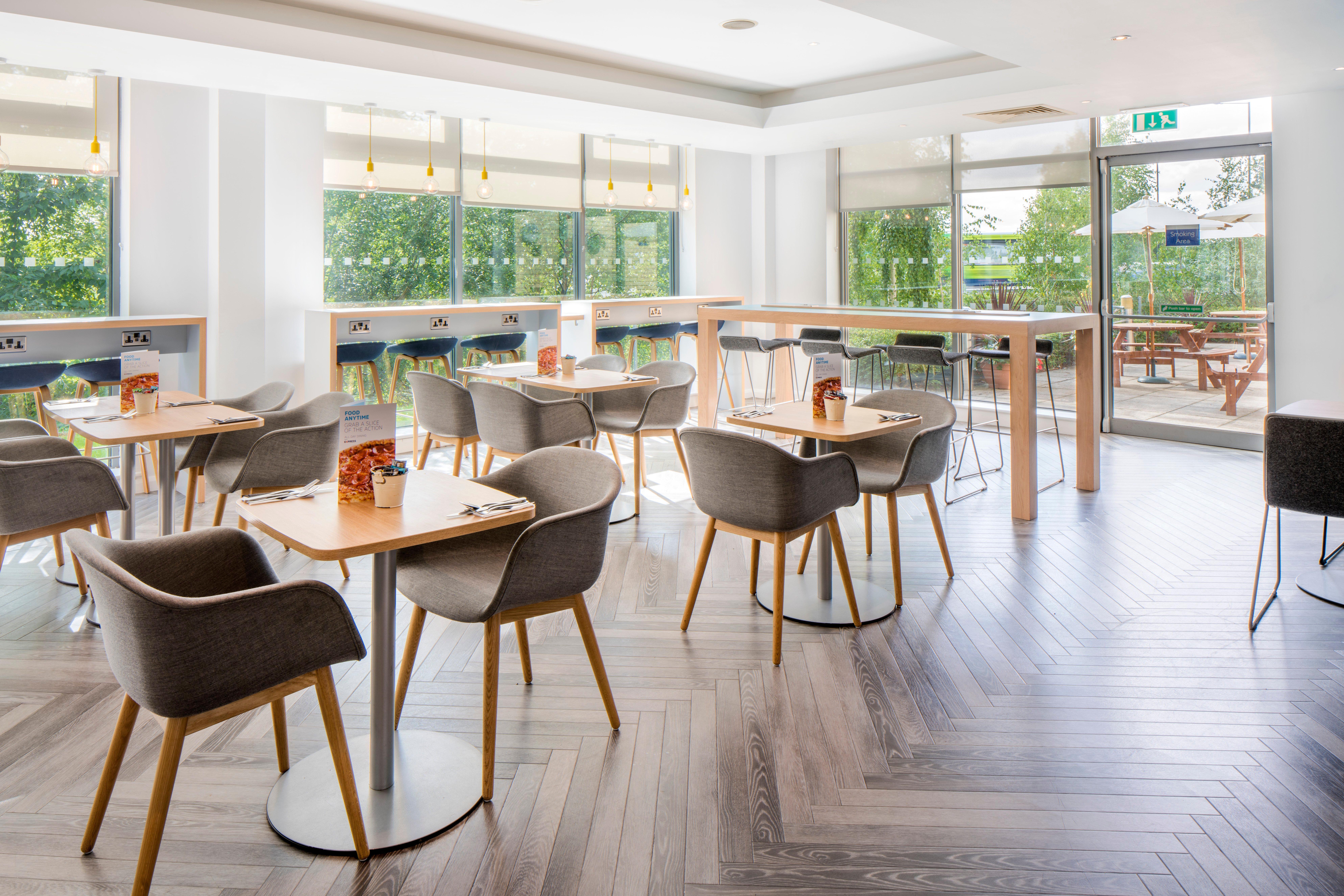 Holiday Inn Express Doncaster By Ihg Exteriör bild