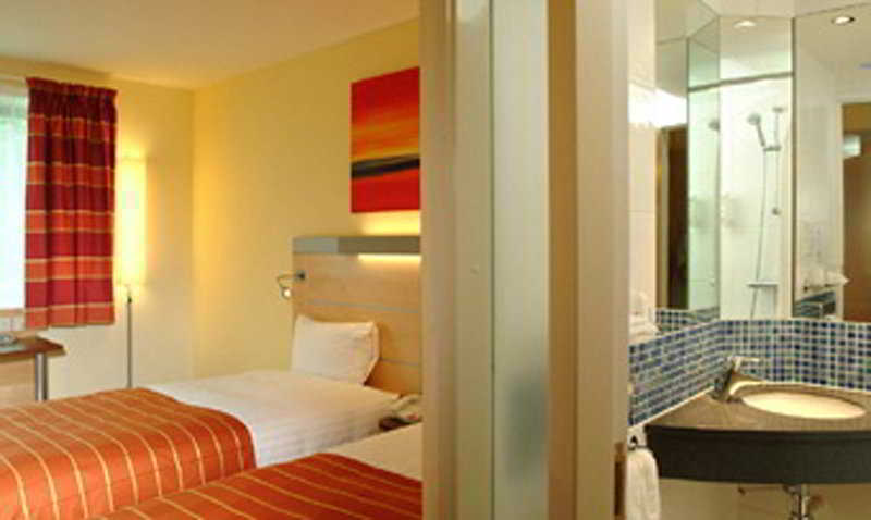 Holiday Inn Express Doncaster By Ihg Rum bild